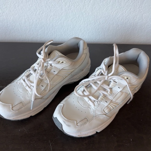 White sneakers - Picture 1 of 3